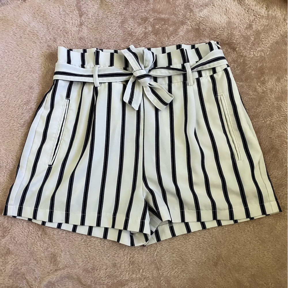 Ci Sono, White/Blue Paperbag Shorts, Sz M